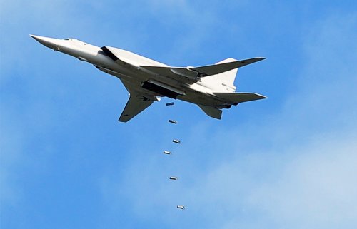 Авиация ВКС России уничтожила в Сирии два пункта управления боевиков ИГ