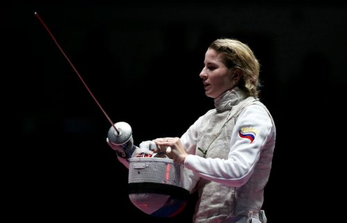 Рапиристка Дериглазова выиграла золотую медаль Олимпиады