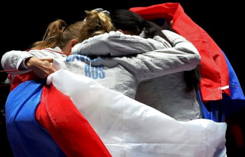 Российские саблистки выиграли золото Олимпиады в командном турнире