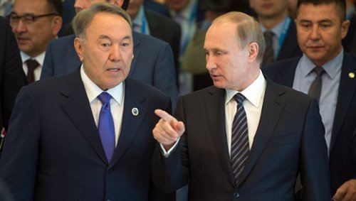 Назарбаев сообщил Путину о готовности Порошенко к компромиссам по Донбассу