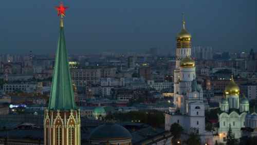 23 августа 1935 года двуглавых орлов на башнях Кремля решили заменить пятиконечными звёздами