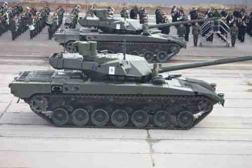 МО РФ: Серийные танки Т-14 "Армата" начали поступать в войска 