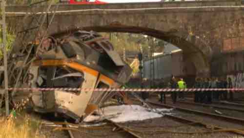 Крушение поезда в Испании: число погибших продолжает расти