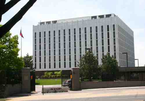 В посольстве России в Вашингтоне усилены меры безопасности 
