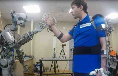 Рогозин представил робота-космонавта по имени Фёдор 