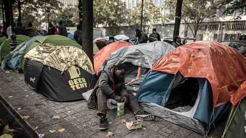 Закон «Джунглей»: после сноса лагеря мигрантов во французском Кале беженцы наводнили Париж 