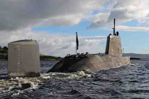 СМИ: британские корабли охотятся за российскими подлодками у берегов Шотландии 