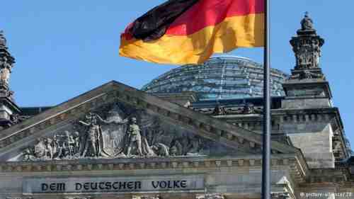 Фракция Меркель в немецком парламенте назвала Москву угрозой миру в Европе 