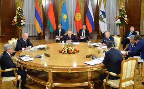 Упреки Назарбаева в адрес России бьют по ЕАЭС 