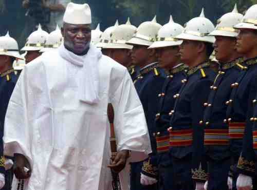 Президент Гамбии отказался признавать поражение на выборах и отменил их 