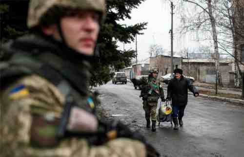 В ДНР заявили об эвакуации украинскими военными населения близ Дебальцево перед наступлением 