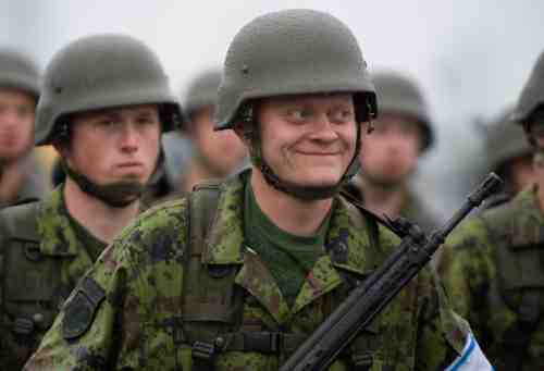 Эстония заранее возложила на Россию ответственность за возможные драки военных НАТО с местными 