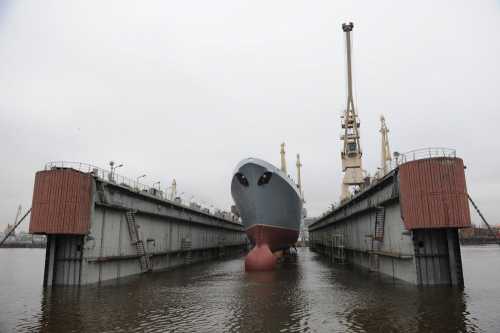 ВМФ РФ получит два новейших фрегата с мощными ЗРК