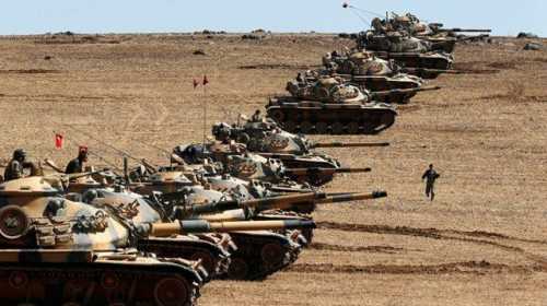 США намерены развивать наступление на Ракку в Сирии вместе с Турцией 
