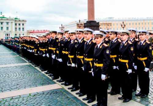 Парламент разрешил офицерам ВМФ ношение кортика пожизненно 