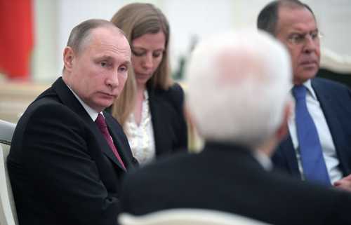 Путин заявил о подготовке провокаций с химоружием в Сирии