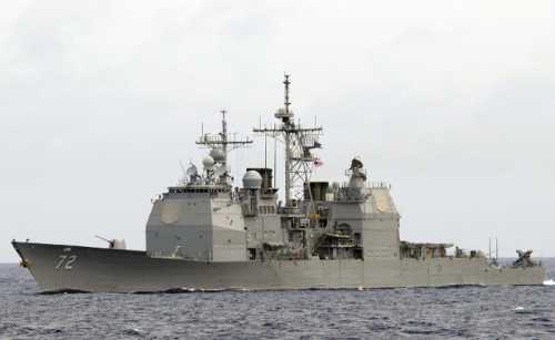 Иранский корабль вынудил эсминец ВМС США изменить курс 