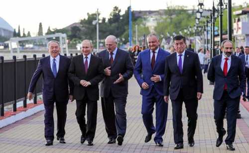 Назарбаев и Путин усиливают давление на восточном фланге