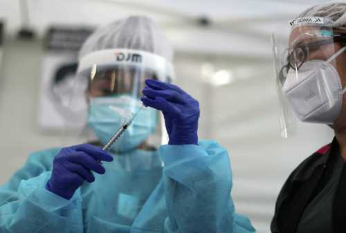 В Норвегии умерли 23 человека после прививки вакциной Pfizer от COVID-19