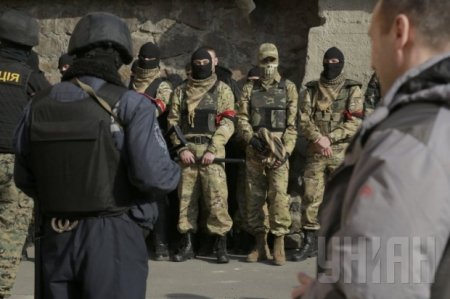 В Константиновку прибыли 1500 боевиков «Правого сектора»