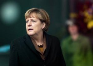 Глава Европарламента обвинил Меркель в спекуляции