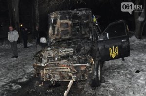 В Запорожье сожгли броневик Самообороны: на место пожара подброшена голова барана 