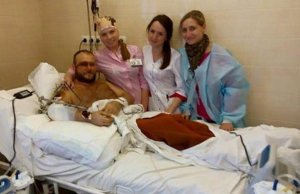 В соцсетях появились видео и фото раненого Дмитрия Яроша