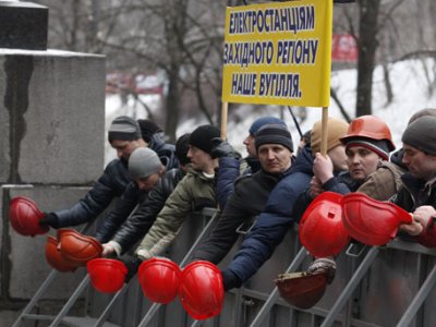 Шахтеры устроили потасовку с охраной у здания Минэнерго в Киеве