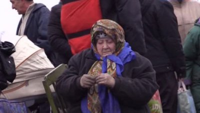 Они не хотят умирать: эвакуация жителей из Углегорска