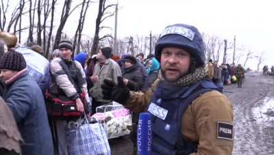 Они не хотят умирать: эвакуация жителей из Углегорска
