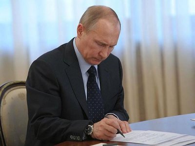 Владимир Путин подписал указ о призыве резервистов на сборы в 2015 год