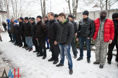В ДНР выстраиваются очереди на мобилизацию в ополчение