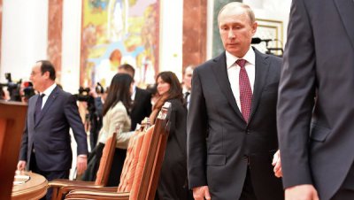 Путин: в Минске договорились прекратить огонь с 00 часов 15 февраля