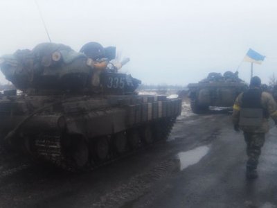 Украинские военные заявили, что взяли трассу на Дебальцево