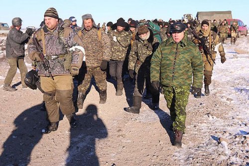 Украинские солдаты под Дебальцево начали массово сдаваться в плен