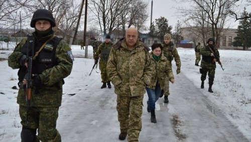 Луганский губернатор сообщает о возобновлении обстрелов в области
