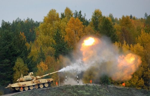 Россия завершает поставку Азербайджану партии танков Т-90С