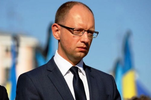 Кабинет министров Яценюка все глубже загоняет украинцев в долговую яму