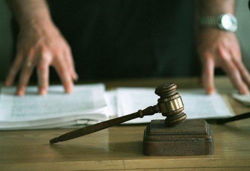 Судьи, признавшие незаконность прекращения соцвыплат на Донбассе, получили повестки в АТО