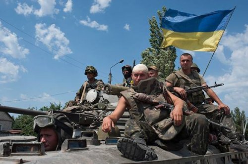 Бывшие украинские силовики, попавшие в Иловайский «котел», доставили жителям города 3,5 тонны гуманитарной помощи