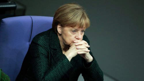 Меркель призвала продолжить диалог с Россией, но санкции сохранить