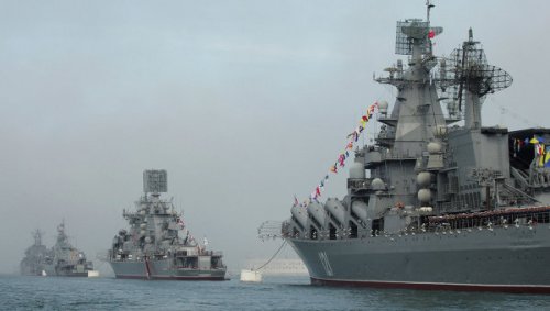 Глава Минобороны России проверил боеготовность флота в Крыму