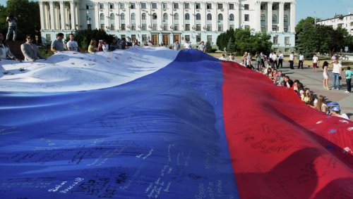 Манифестация в поддержку присоединения Крыма к России прошла в Берне