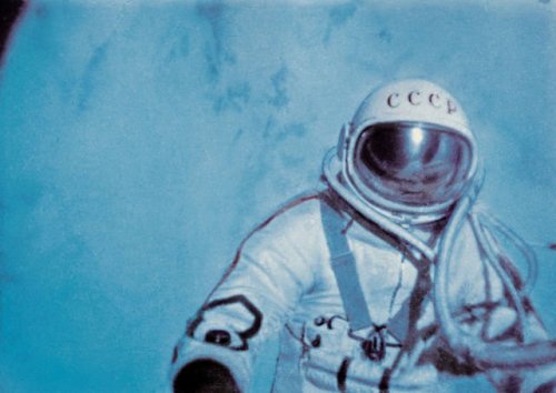 18 марта человек впервые вышел в открытый космос 50 лет назад
