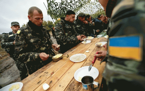 Минобороны Украины заявило о нехватке денег на питание военных