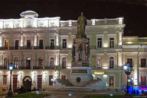Суд Одессы запретил снос памятника Екатерине II