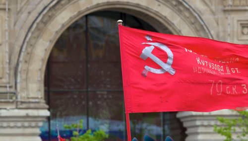 Одесская "Свобода" требует запретить Красное знамя Победы
