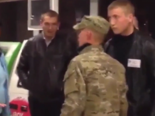 Пьяный солдат ВСУ с ежом напугал охрану супермаркета