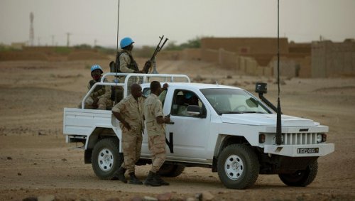 Два сотрудника ООН погибли при нападении на конвой миротворцев в Мали