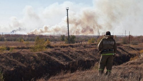 Десятки машин загорелись после взрывов на ростовском полигоне